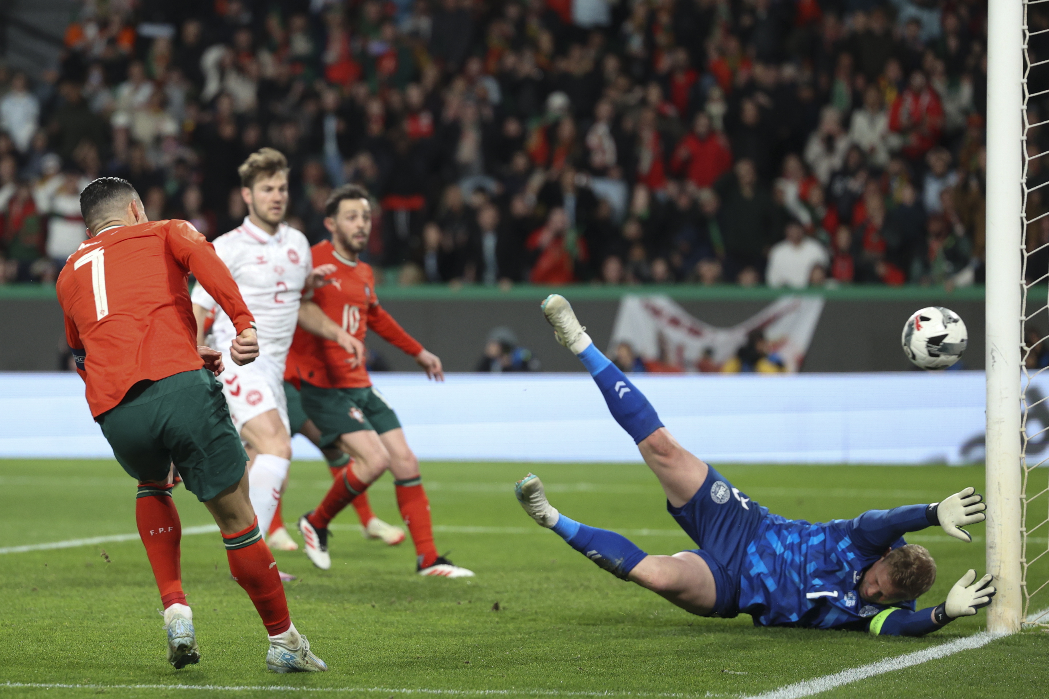 欧国联比赛中新星闪耀,实力强劲 欧国联比赛中新星闪耀,实力强劲