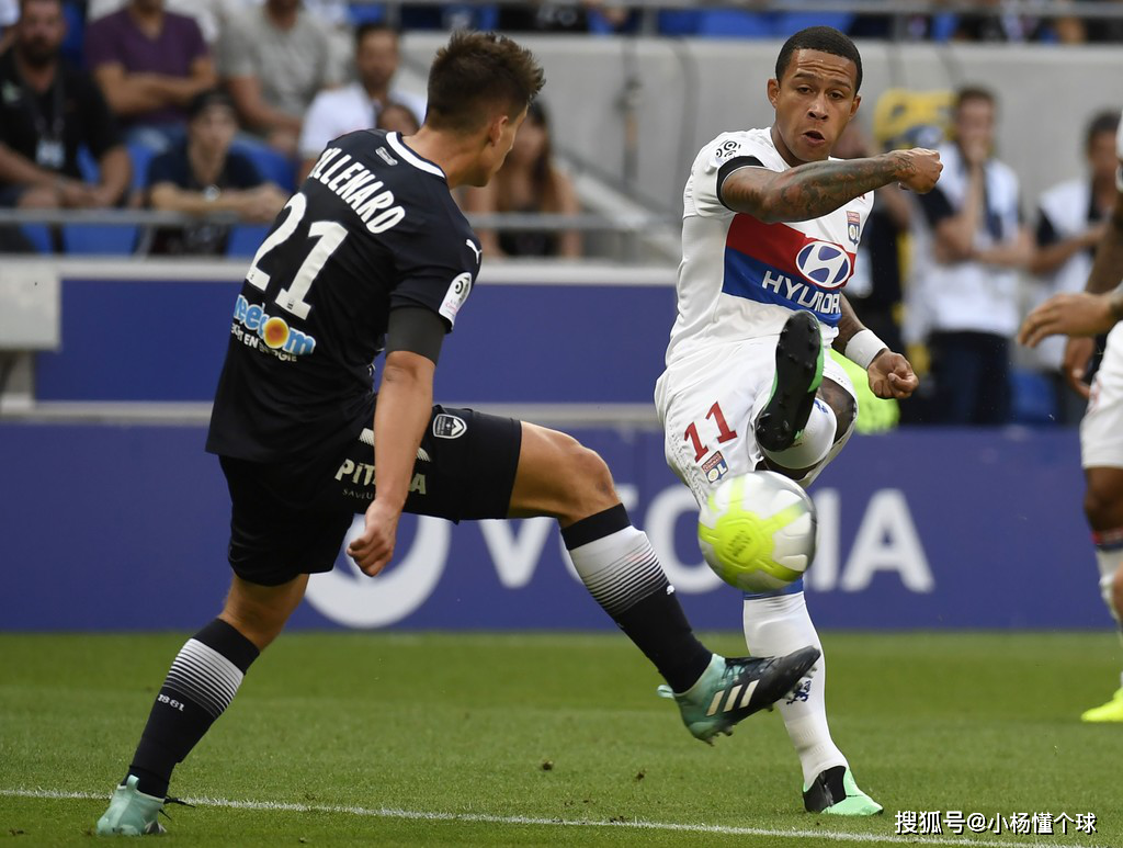 包含里尔主场较量成功，继续排名联赛第二的词条