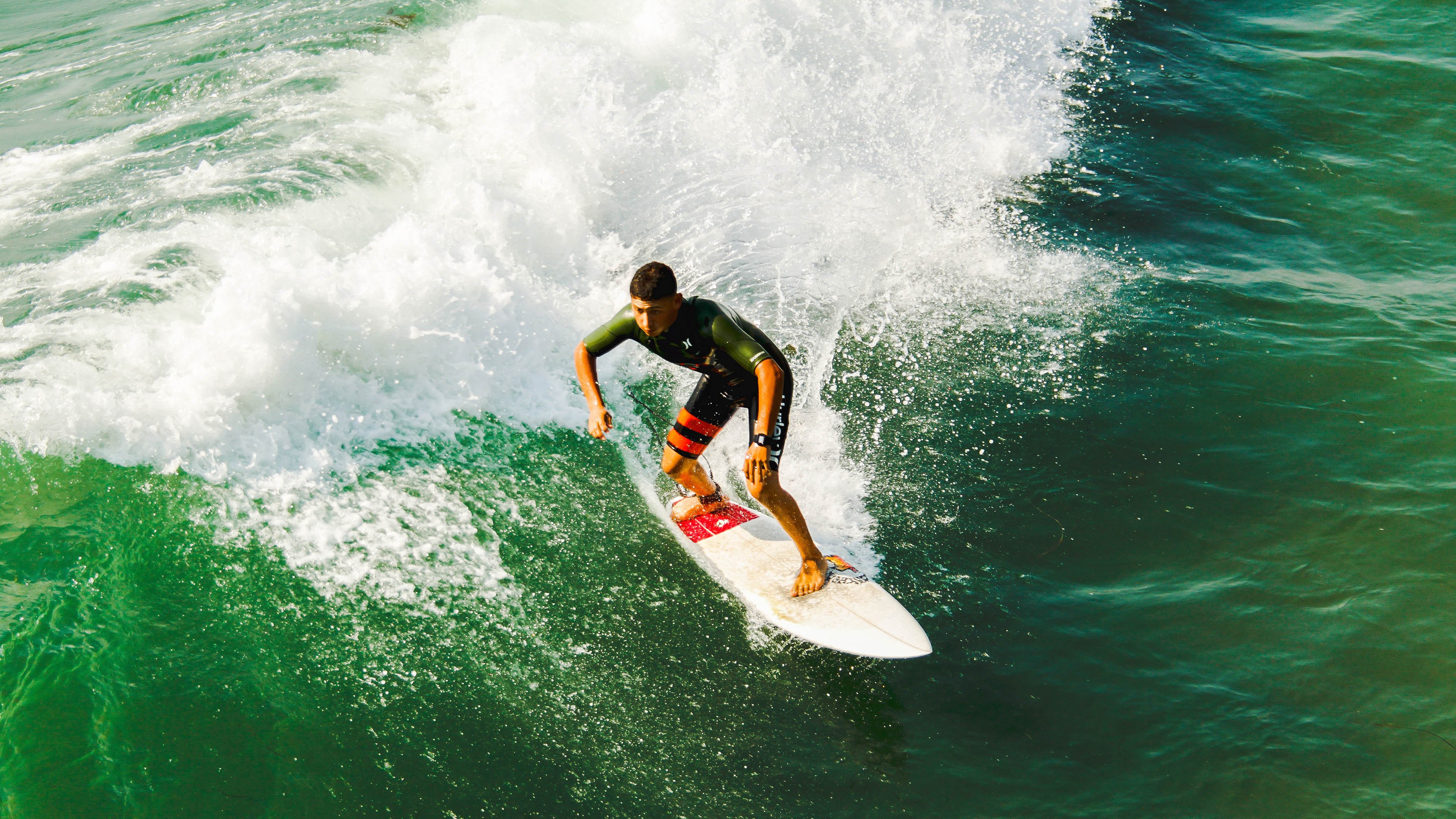鹈鹕铁壁封锁撕裂之城，拉梅洛·鲍尔魔术师级表现主宰赛场