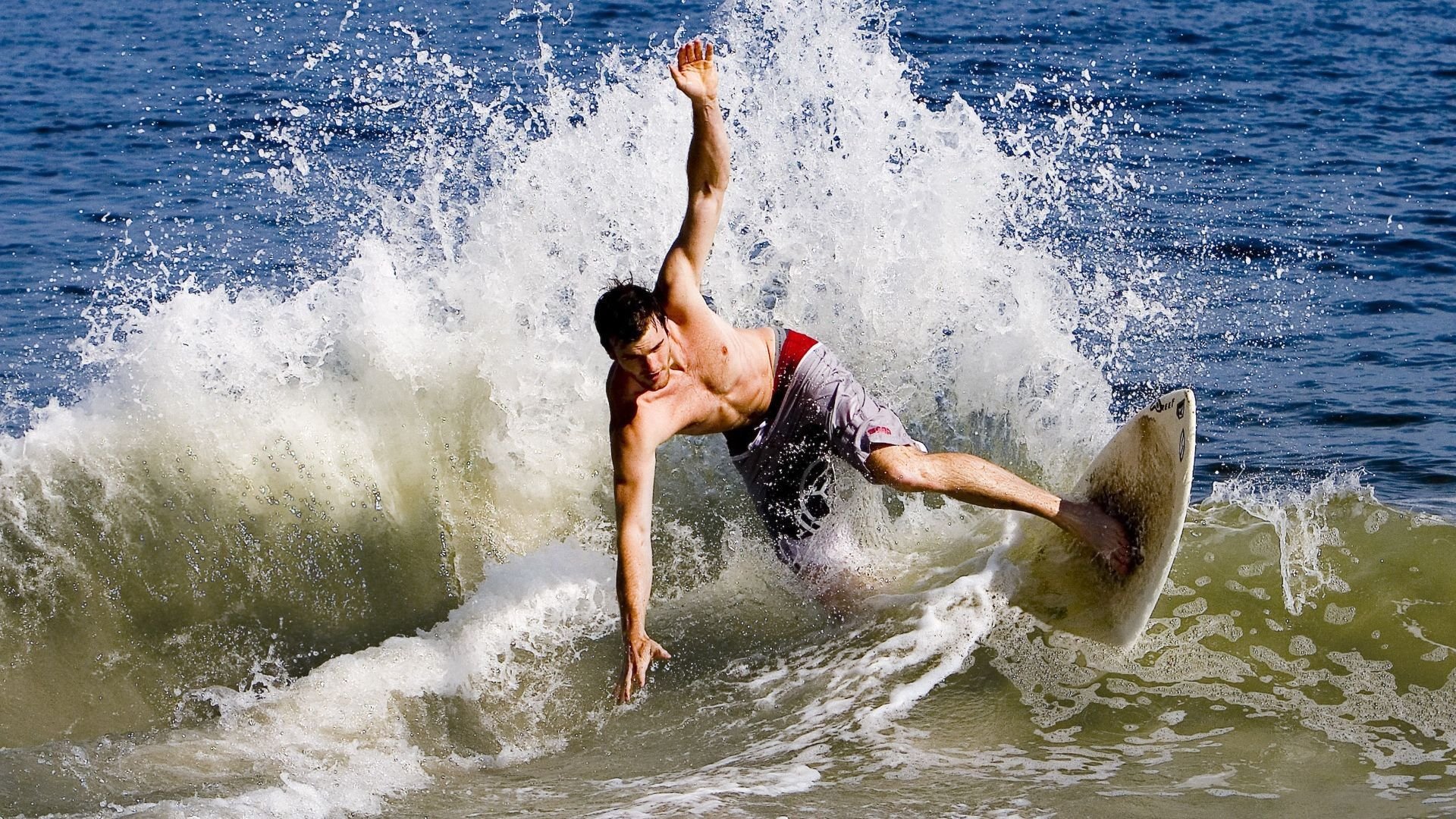 雷恩带走塞维利亚，法比尼奥扛起全队—一场战术与意志的双重胜利
