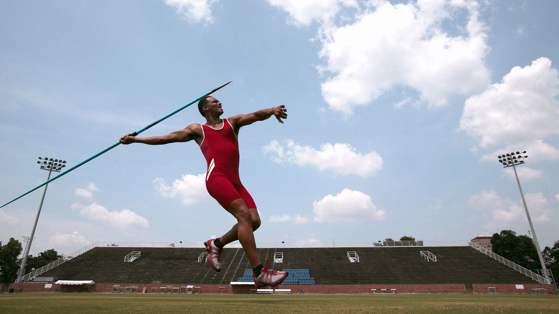小贾伦贡献制胜表现，奇才战术压制新疆队